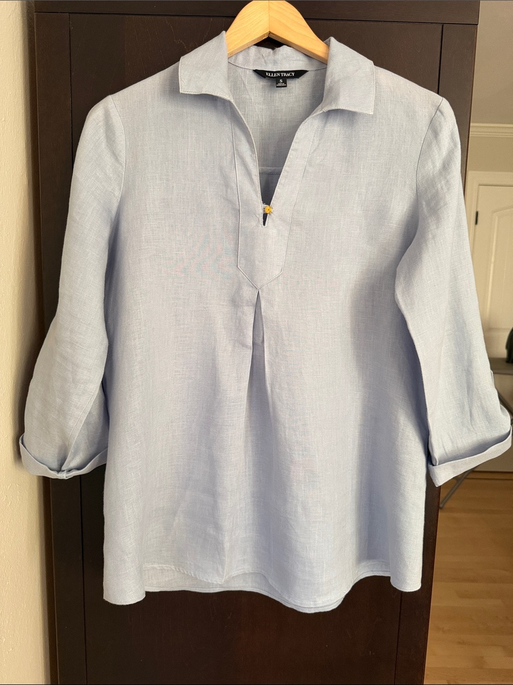 Ellen Tracy Pale Blue Split V Tunic with Tab Accent